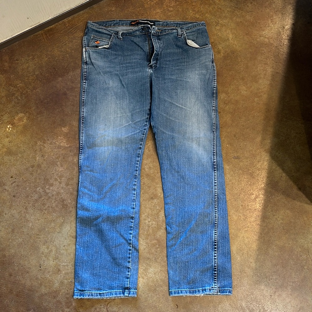 wrangler fr advanced comfort jeans